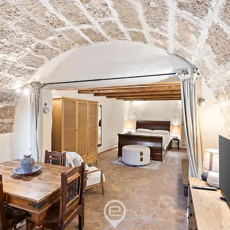 Estay - Debaix Marco Polo 55 Apartment