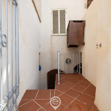 Estay - Debaix Marco Polo 55 Apartment